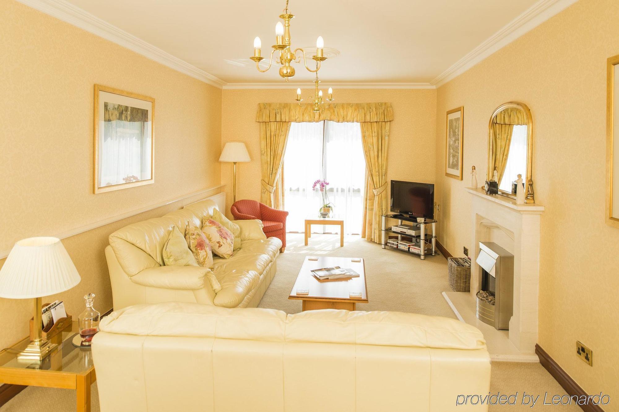 Parkway Hotel & Spa كمبران المظهر الخارجي الصورة